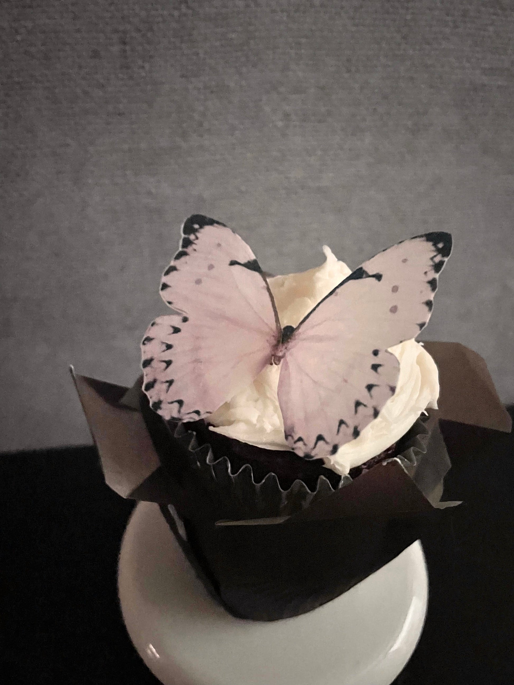 Light Pink/blk tip Edible Pre-Cut 3D Wafer Paper Butterflies - Multi-Sized Edible Butterflies